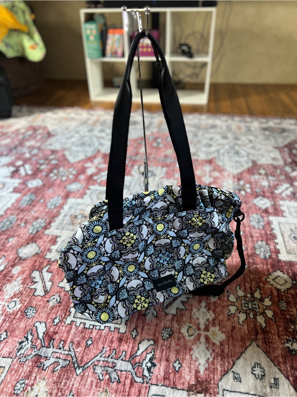 Vera Bradley Lighten Up ReActive Tote Gym Duffel Bag Like New in Plaza Medallion